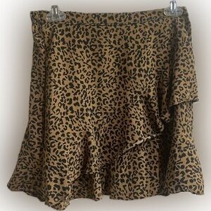 Super cute Altar’d State skirt! Small leopard print